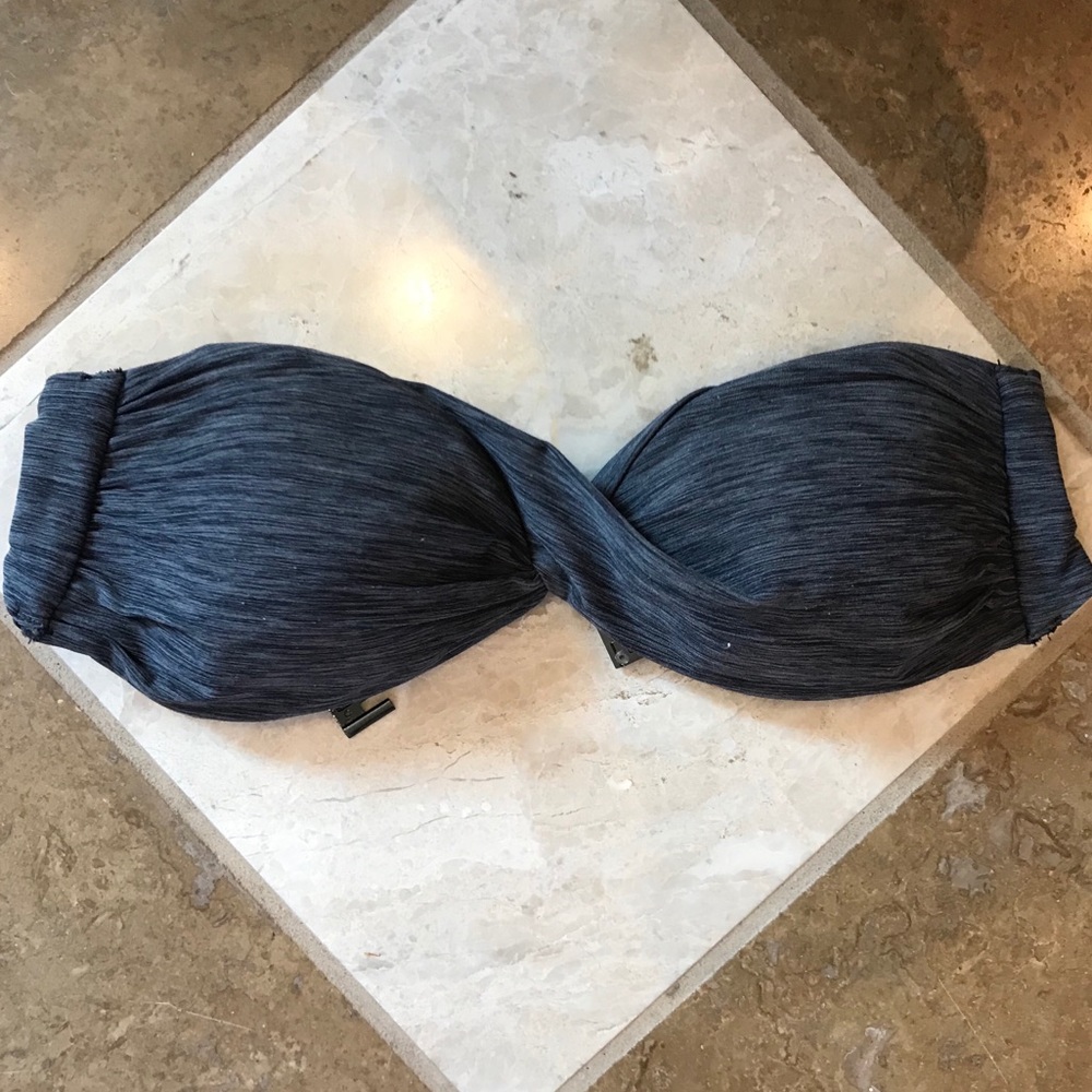 H&M Strapless twist bikini top